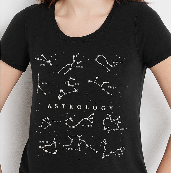 Maurices Astrology Stars Black Graphic Tee - Picture 1 of 6